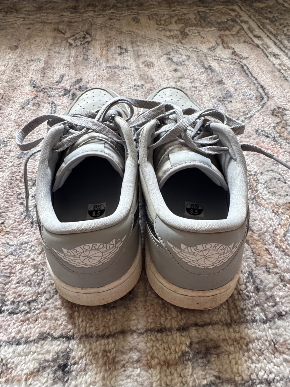 Jordan retro 1 golf shoes- excellent condition - Picture 2 of 4